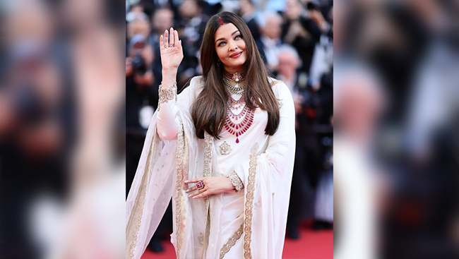 In the wake of India's 'Operation Sindoor', Aishwarya Rai stunned at Cannes with 'sindoor' accentuating her hair parting